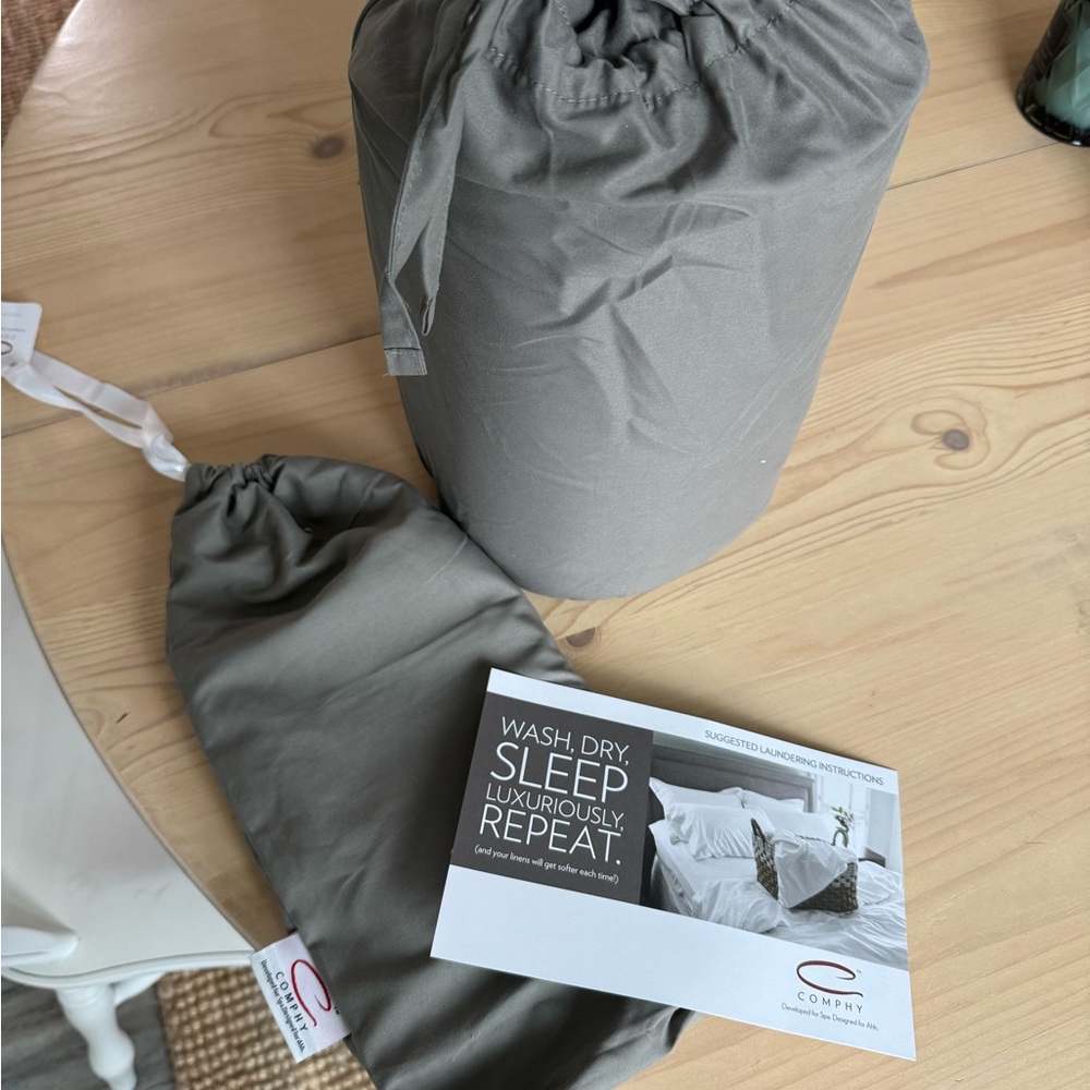 WHITE Comphy Company King White Spa-Quality Sheet Set brand new NWT